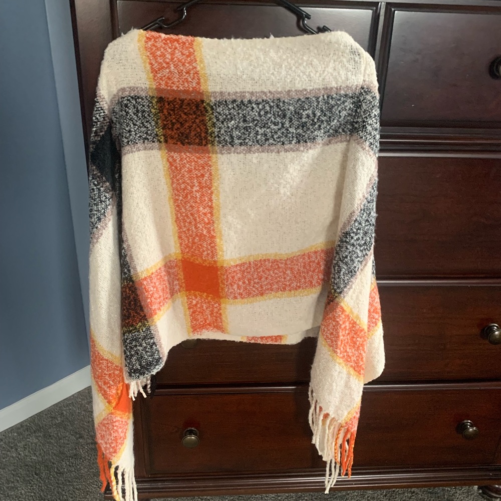 Plaid cape w/ fringe